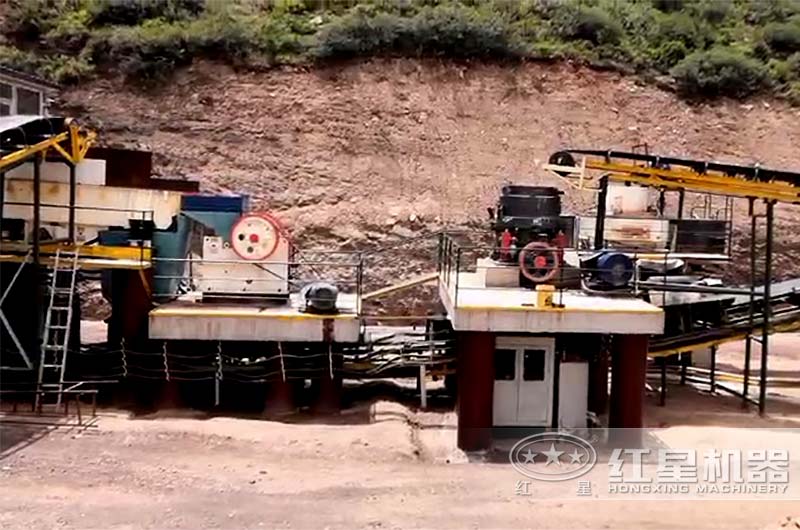 沖擊破搭配顎破、圓錐破現(xiàn)場(chǎng)